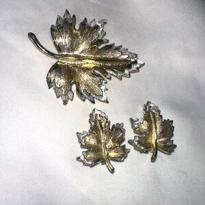 SARAH COVENTRY SIGNED Silver Gold Tone Leaf Brooch Earrings Set Vintage 1964